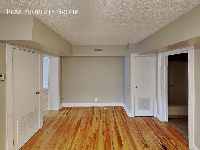 Foto del edificio - 77 1/2 E. 7th Avenue-