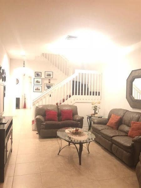 Foto del edificio - 6903 Julia Gardens Dr