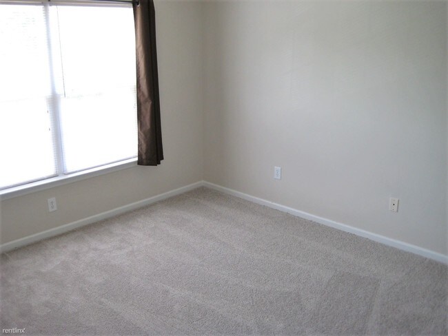 Building Photo - 2 br, 2 bath Condo - 5110 Scarsdale Dr Apt...