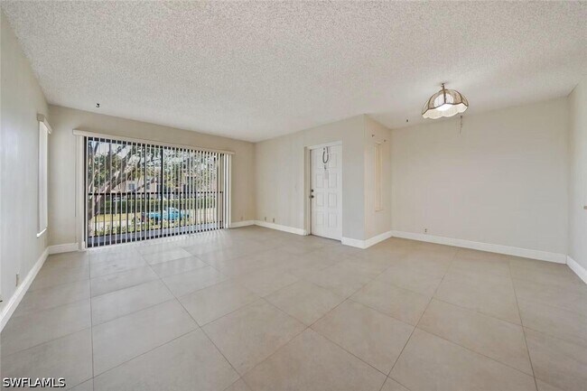 Building Photo - 802 Sky Pine Way