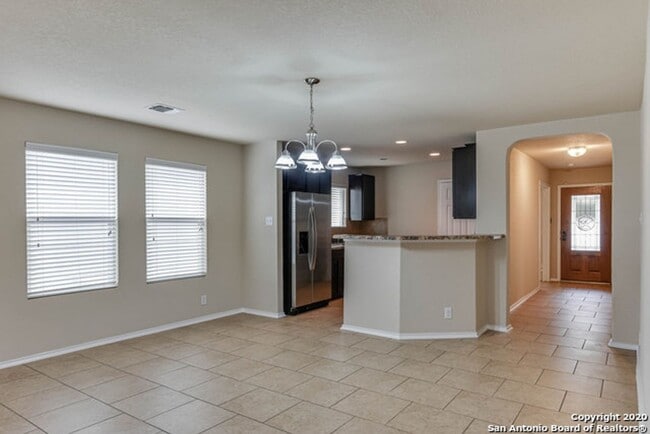 Foto del edificio - BEAUTIFUL 3-BEDROOM HOME IN MOUNTAIN LAUREL RANCH