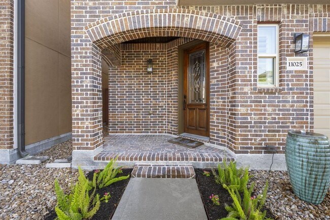 Foto del edificio - 11025 Upland Forest Dr