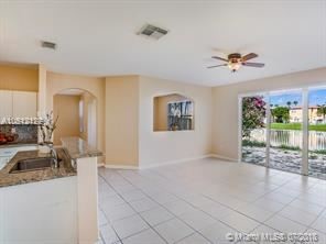 Building Photo - 4 br, 2.5 bath  - Doral Isles North