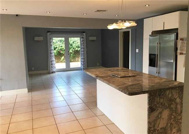 Building Photo - 1646 SE 10th Ave