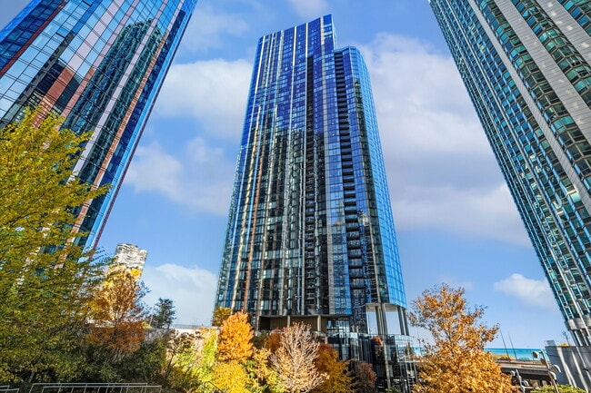 Foto del edificio - 211 N Harbor Dr