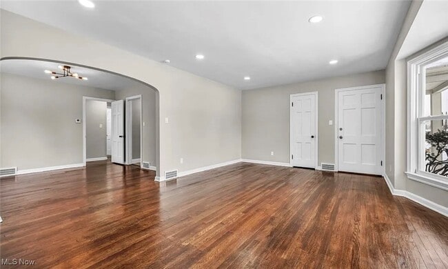 Building Photo - 13614 Cedar Rd