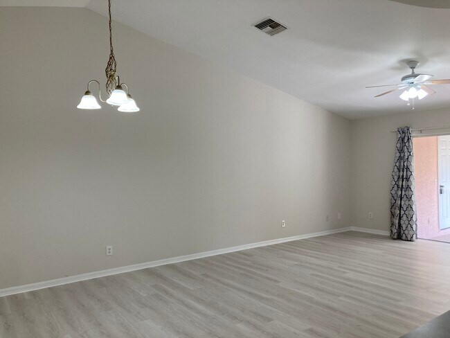 Building Photo - 8368 Matanzas Rd