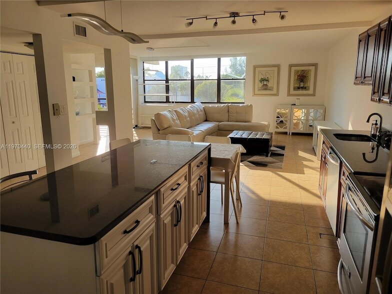 Photo - 20381 NE 30th Ave Unit 3247