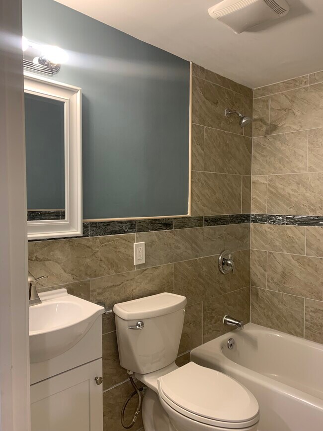 Foto del edificio - 250 Long Ave