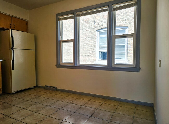 Foto del edificio - 5950 W Schubert Ave