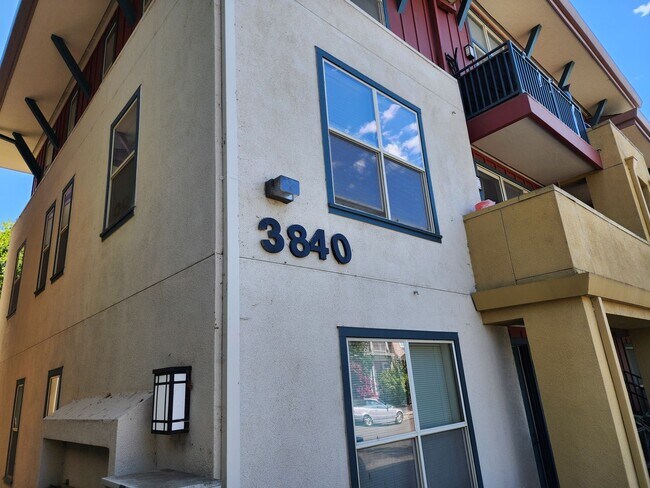 Foto del edificio - Modern 2BR/2.5BA Condo with Ensuite Bathro...