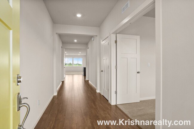 Building Photo - *New Single Level 4BD*, 2BA* Single Family...