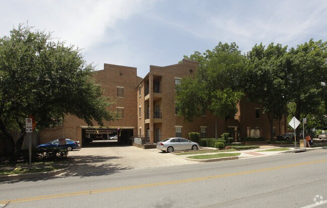 Primary Photo - 31st Street Condominiums