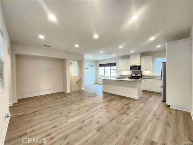 Building Photo - 336 Lantana Dr