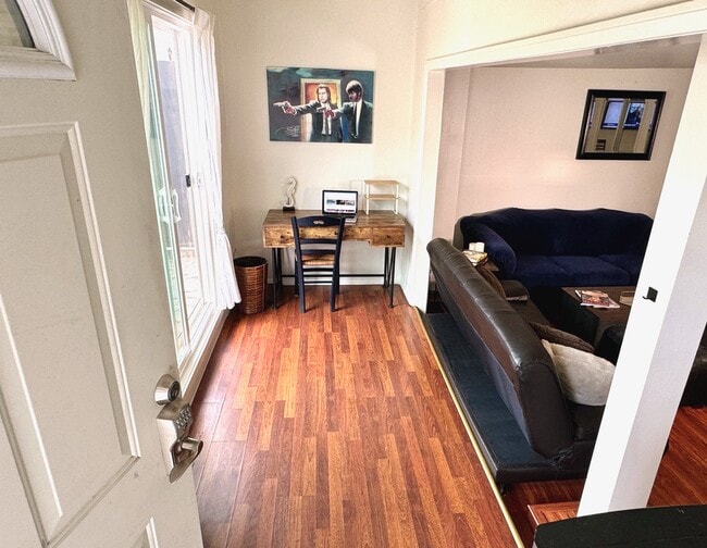 Building Photo - 713 N Mansfield Ave