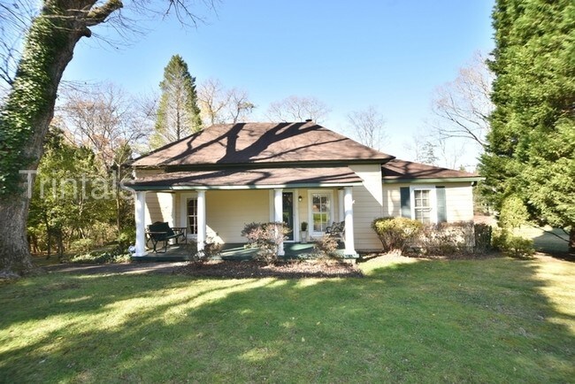 Building Photo - 3 bed 2 bath home!