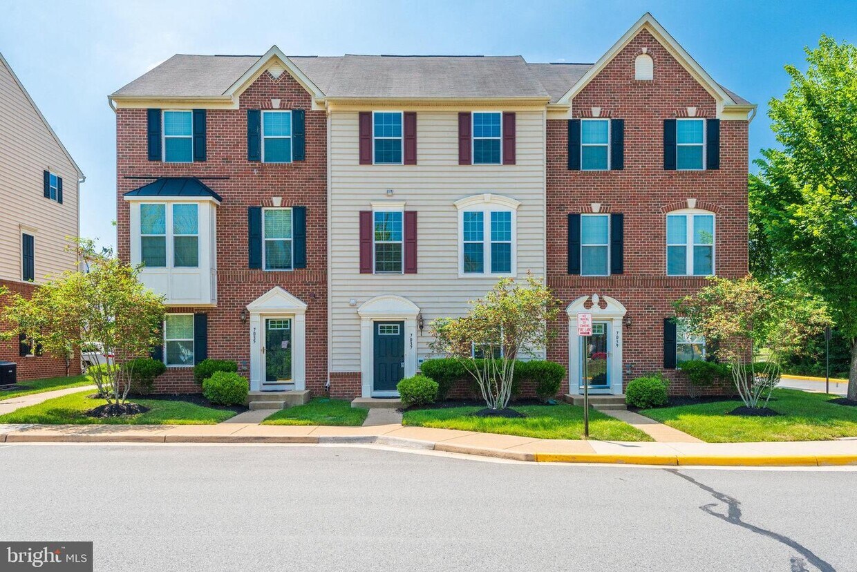 7037 Trek Way, Gainesville, VA 20155 Townhome Rentals in Gainesville