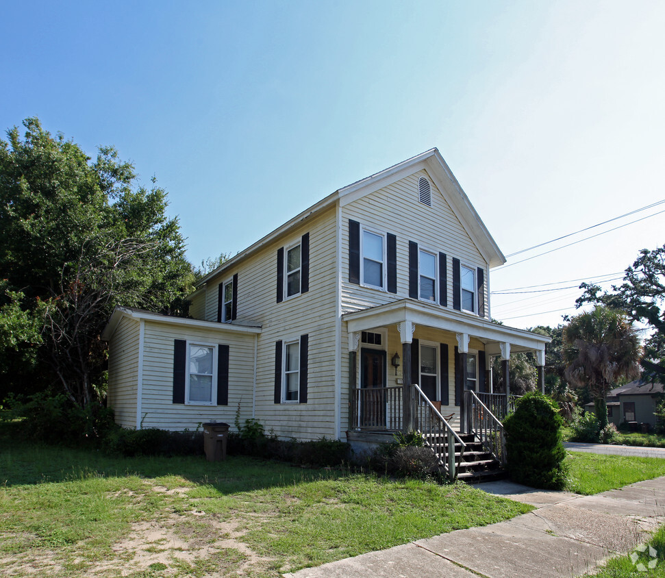 Building Photo - 304 Gregory St