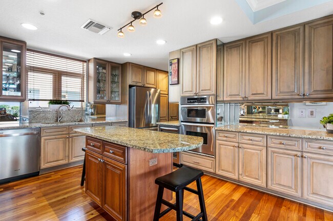 Building Photo - 309 E Ocean Ave