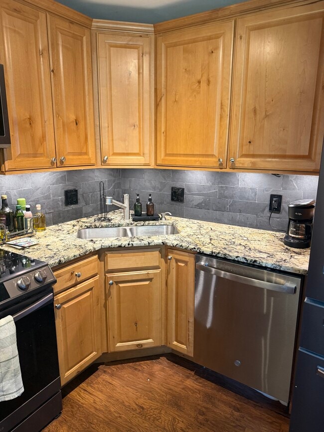 Kitchen - 333 Beard Creek Rd