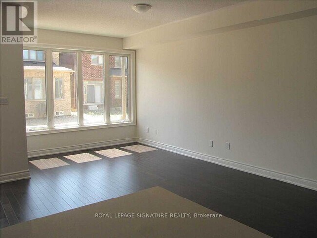 Photo du bâtiment - 53 Hubbell Rd