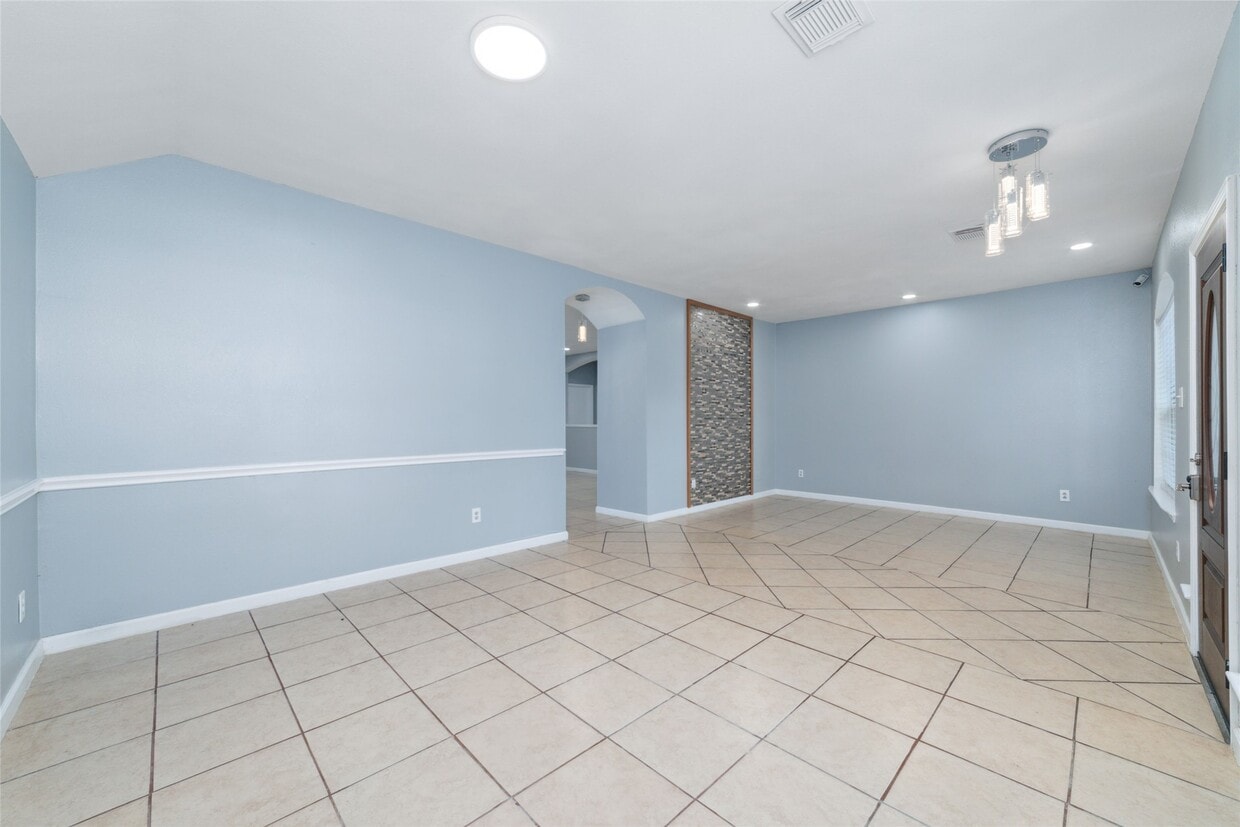 Foto del edificio - 16327 Dryberry Ct