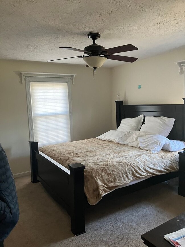 Building Photo - Rambler with full basement