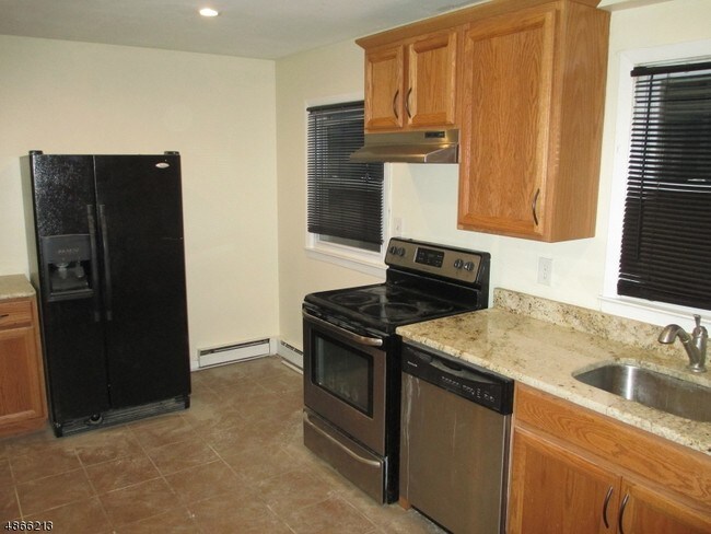 Foto del edificio - 287 Montclair Ave