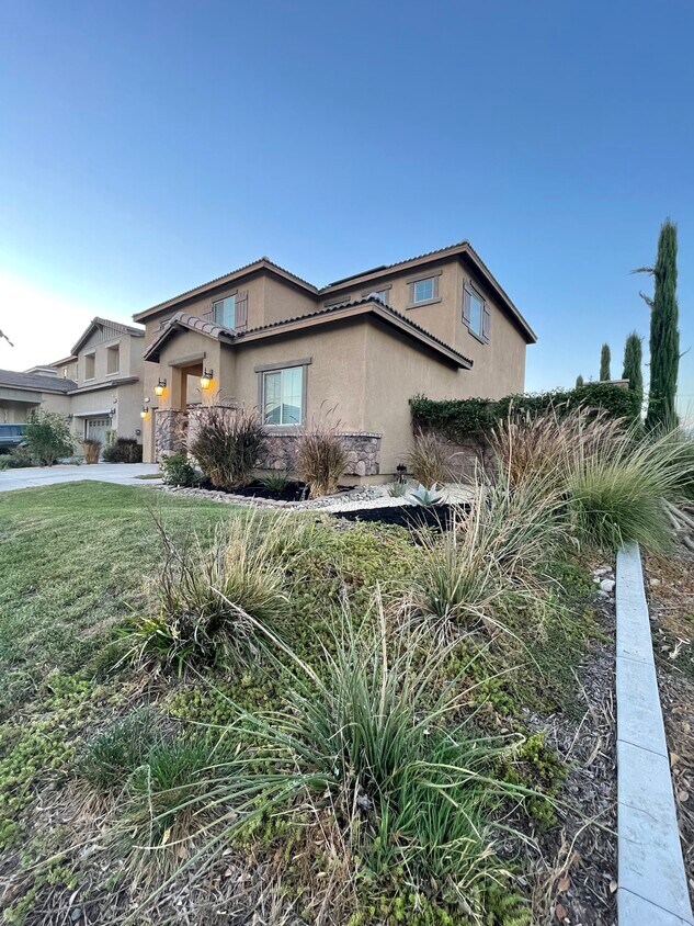 Primary Photo - 16784 Olive Tree Ln