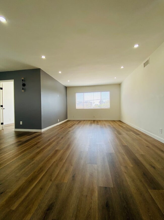 Interior Photo - 212 S Arnaz Dr