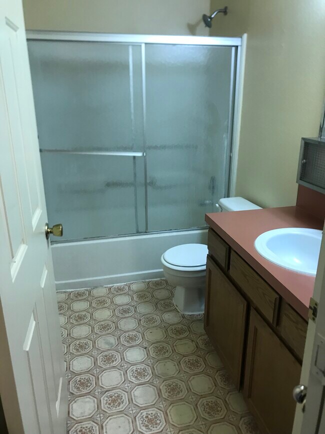 Foto del edificio - 590 N Woodruff Ave