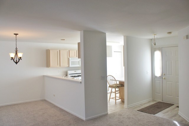 Building Photo - 2294 Woodside Dr