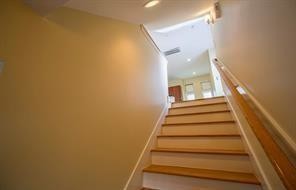 Building Photo - 1525 Birdsall St