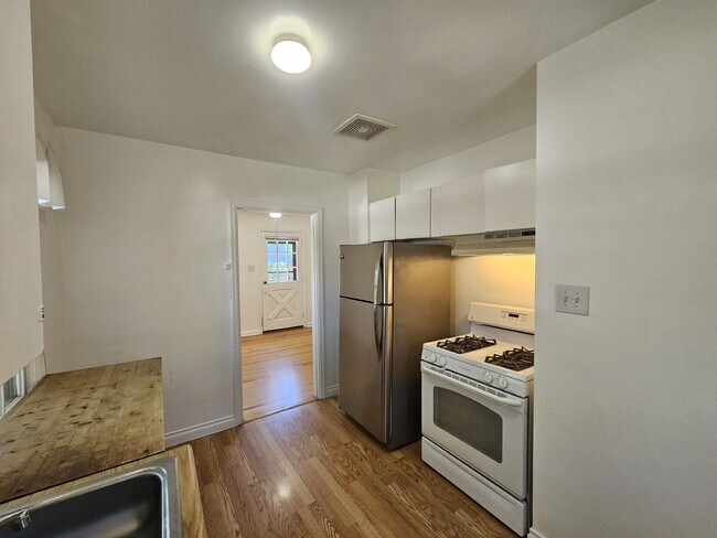 Foto del edificio - 2131 S Grant St