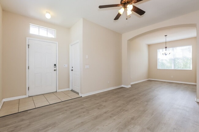 Building Photo - 3303 61st Terrace E