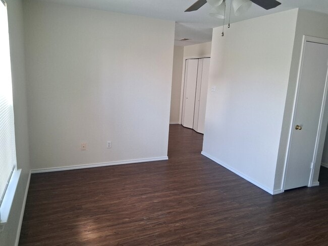 Building Photo - 1908 Windward Dr