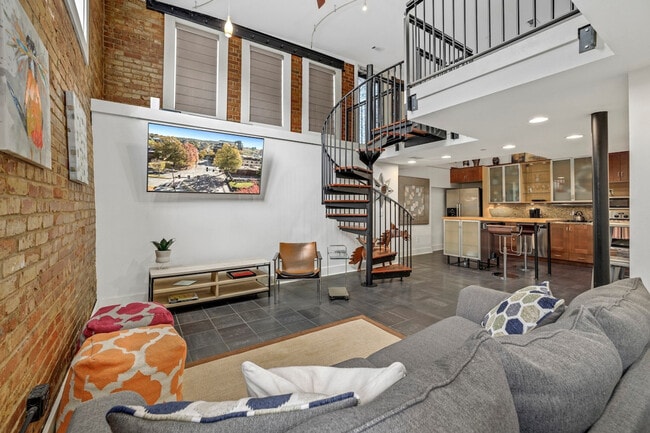 Building Photo - 339 N West Ave