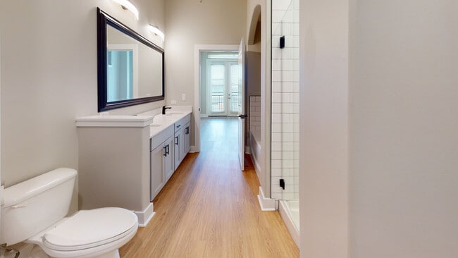 Interior Photo - Towson Promenade