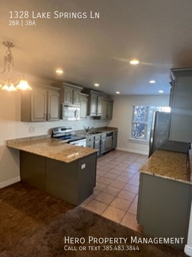 Building Photo - Beautiful Salt Lake Townhome