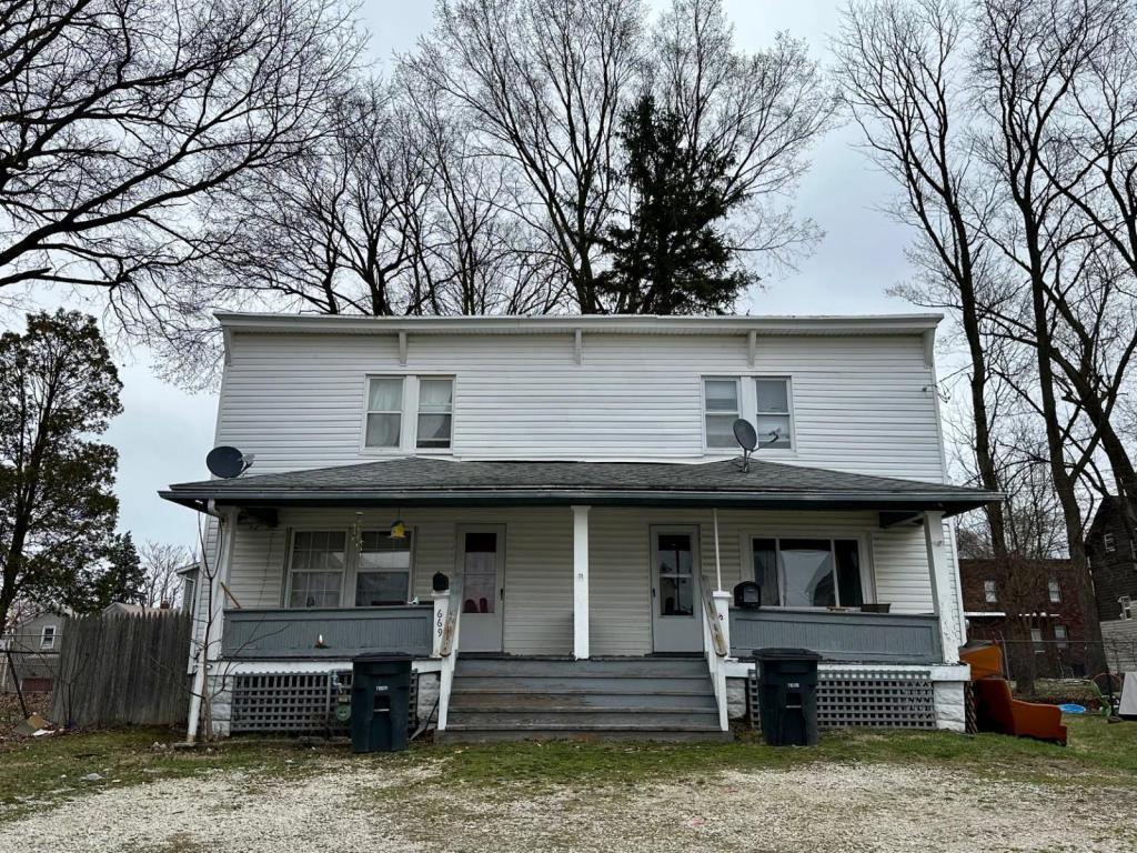 Primary Photo - 669 1/2 Grant St.