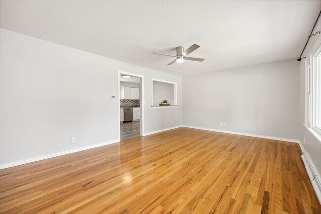 Foto del edificio - 1612 W 15th St