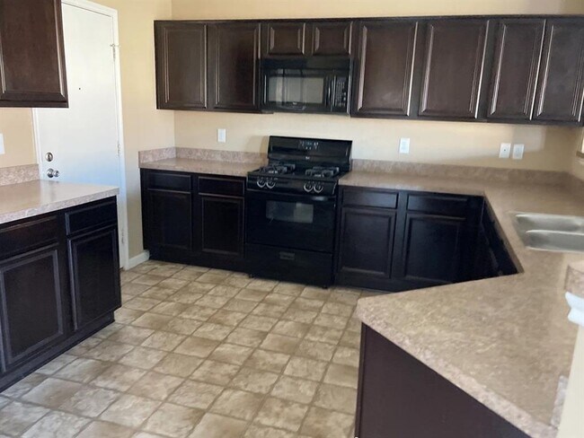 Foto del edificio - 7651 Cocobola Ln