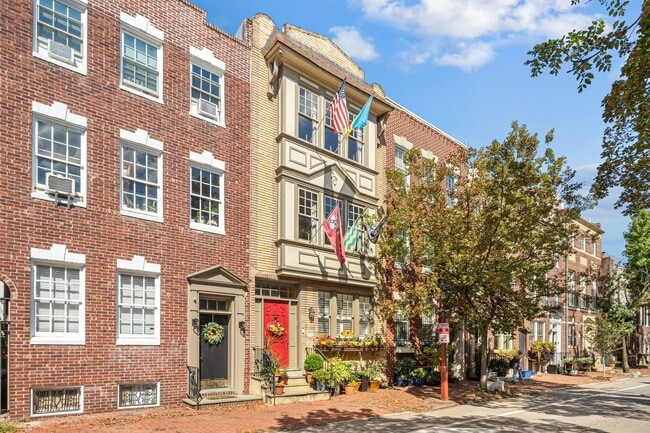 Building Photo - 621 Pine St