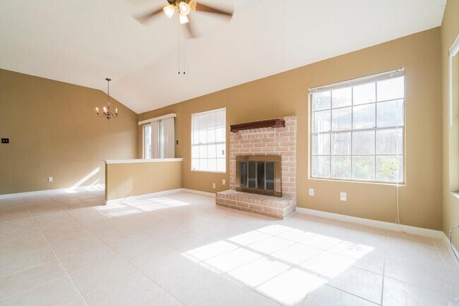 Building Photo - 10815 Garden Pl Dr