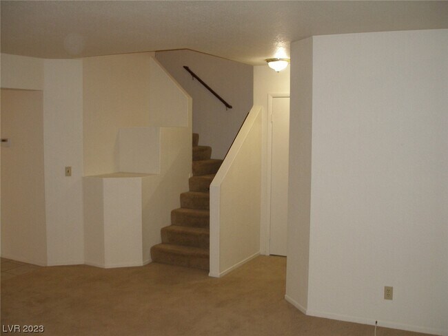 Building Photo - 1457 Bellglen Dr
