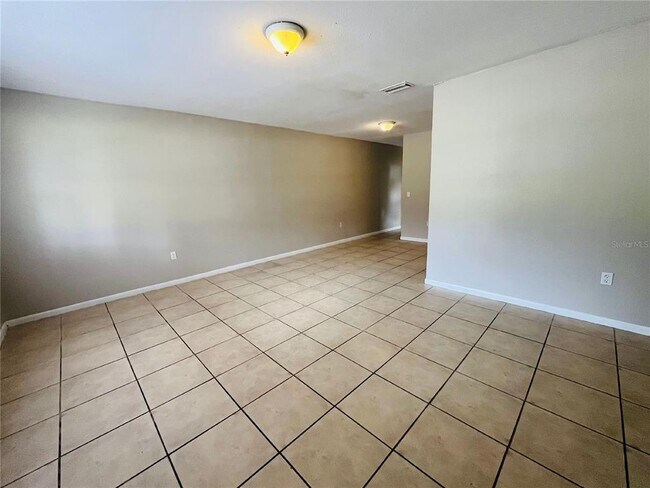 Building Photo - 1031 Crestview Ave