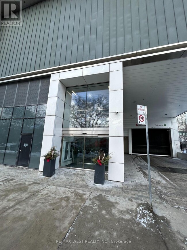 Photo du bâtiment - 8 Hillsdale Ave E