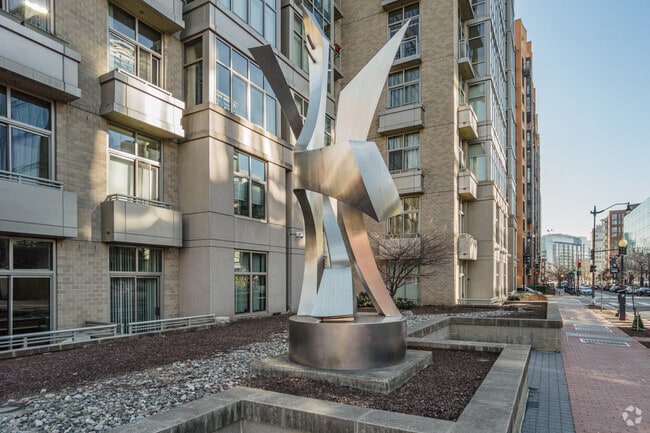 Building Photo - Madrigal Lofts