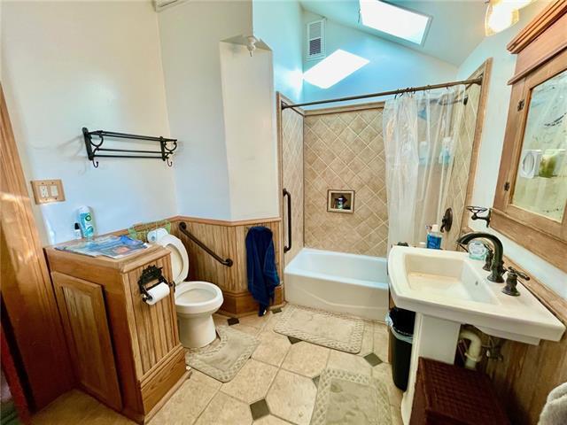 Building Photo - 915 Arabella St