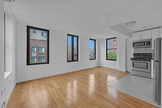 Building Photo - 419 E 117th St